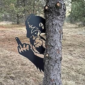 Peaking a Boo Flipping Off Bigfoot Animal Metal Sign Art Ornament, Animal Peeping Around Signs Corner Tree Garden Fence Farmhouse Outdoor Home Decoration