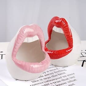 Lip-Shaped Ceramic Ashtray, Decorative Home Ashtray for Living Room, Modern Desk Ornament for Home Decoration