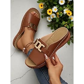 sandali da donna in similpelle bianca con fibbia dorata, stile casual per passeggiate in giardino, vacanze e commissioni quotidiane