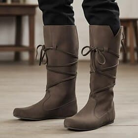 bottes à lacets marron de style médiéval pour femmes - parfaites pour les foires de la Renaissance, les événements de cosplay et les rassemblements à thème méd