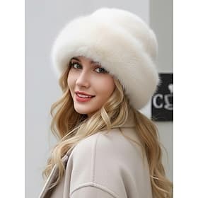 cappelli invernali in pelliccia sintetica da donna, morbidi e caldi cappellini in stile vintage, eleganti berretti multicolori per outfit natalizi e per il fre