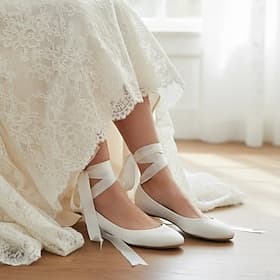 Grüne Ballerinas aus Satin für Damen mit langen Bändern, elegante und bequeme Schuhe für Hochzeiten und besondere Anlässe