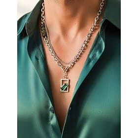 collana da uomo in acciaio inossidabile con pendente in pietra preziosa verde: elegante, resistente, perfetta per occasioni informali e formali