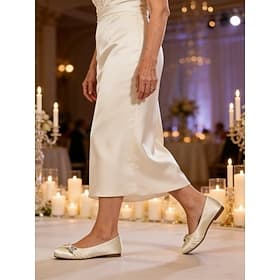 Mother of the Bride Low Heel Wedding Shoes – Elegant Champagne Satin Dress Shoes for Formal Weddings