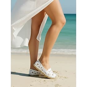 scarpe espadrillas da donna in pizzo bianco – mocassini slip-on traspiranti con motivo floreale ritagliato per l'estate, la spiaggia e le uscite casual