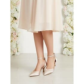 Women's Champagne Kitten Heel Pumps with Ankle Strap, Elegant Mother of the Bride Shoes for Garden Wedding, Pointed Toe Low Heel Dress Shoes for Outdoor Ceremo