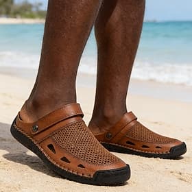 Braune, perforierte Herren-Sandalen zum Hineinschlüpfen – atmungsaktiv, bequem, leicht, perfekt für Sommer, Freizeit und Outdoor-Aktivitäten