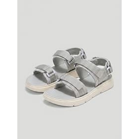 Sandales plates de sport grises pour femmes – sandales de marche légères et ajustables à triple bride, chaussures confortables pour l'extérieur et les voyages.