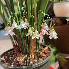 Lot de 10 tuteurs décoratifs de jardin, fleurs artificielles de lys et de muguet, scintillantes au soleil, mini-ensemble de tuteurs pour plantes en pot d'extér