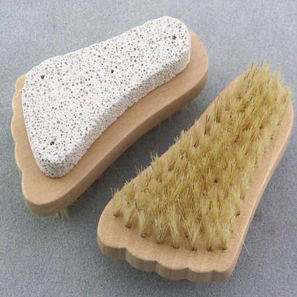 Foot Brush Exfoliating Dead Skin Remover Wooden Brush with Natural Bristle and Pumice Stone Foot Brush Massager