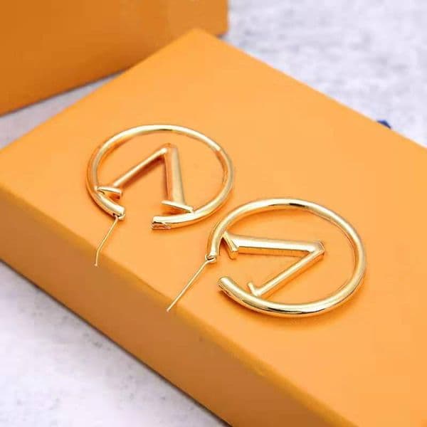 huggie hoop earring Designer Earrings Classic gold Letter earrings Studs Big Circle Simple Eardrops for Women Party Wedding gift engagement Jewelry with velvet bag