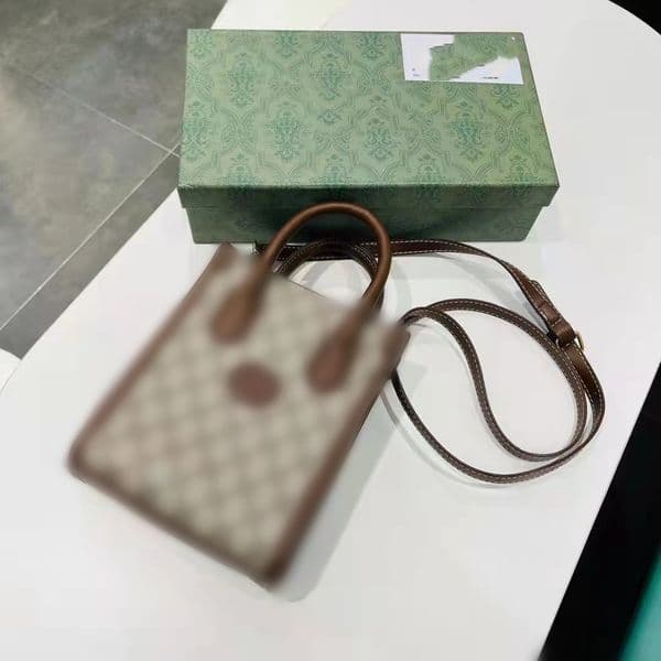 Luxury trendDesigner bags autumn new net red envelope Zuer song Yanfei the same Tote fashion bag gift box