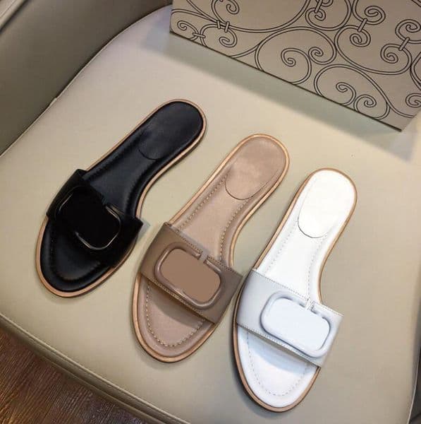 Hot 2025 summer new flat shoes non-slip word slippers beach shoes