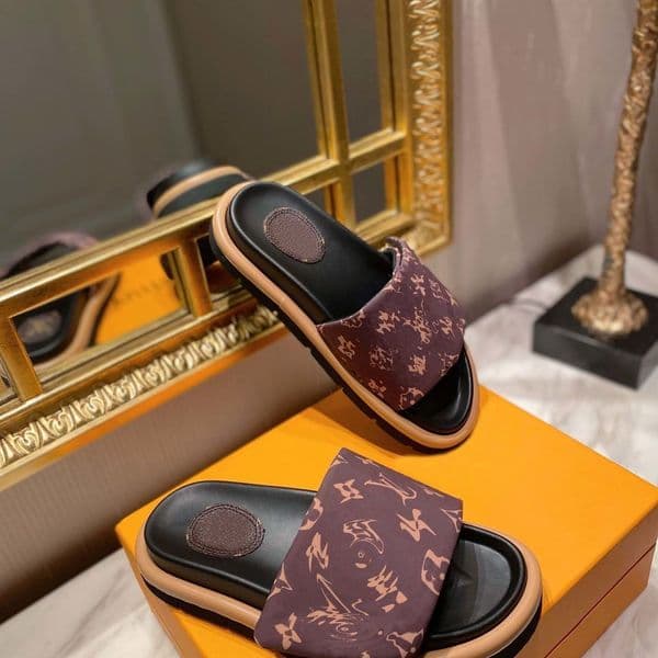 shoes men women pool pillow comfort slippers plush designer rubb louisvuittonshoes louis vuittonn vouitton louievuitton vuittonshoes louisvuittonsandals Z0IF