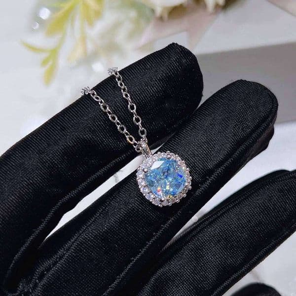 New Luxury Fashion Sea Blue Stone with Zircon Pendant Necklaces For Women Silver Color Fine Jewelry Student Clavicle Chain