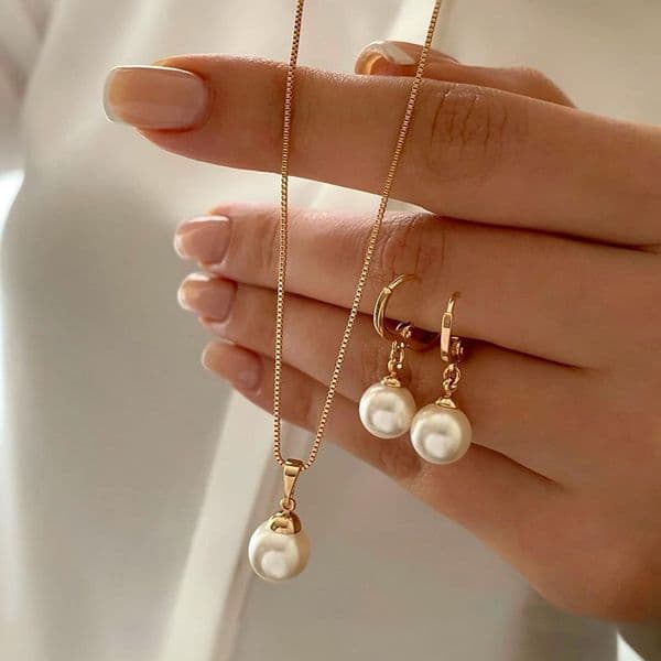 Pearl Necklace And Earrings Set Wholesale And Jewelry Alloy Light Luxury Niche High-End Autumn Winter Sweater Chain