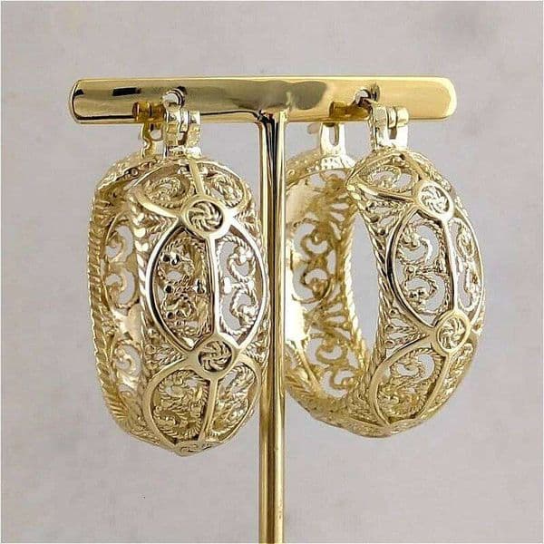 Vintage Exquisite Hollow Hand Carved Golden Plated Round Hoop Earrings Women's Fashion Wedding Banquet Jewelry Accessories Gifts