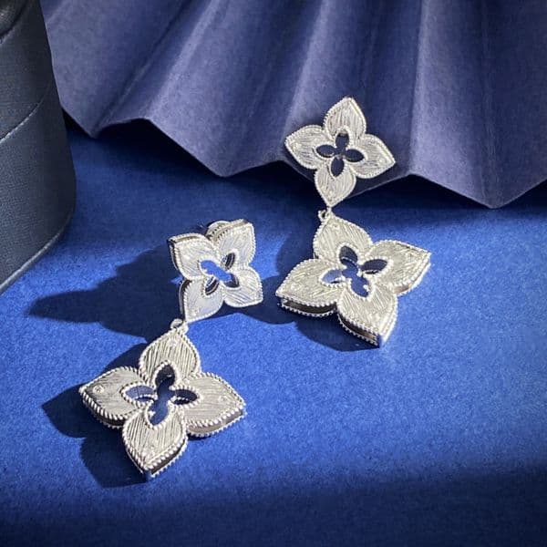 Charm Luxury Italy classic clover designer stud earrings for women 18k gold hollow flower wire laser bracelets necklace ring tassel earring wedding jewelry