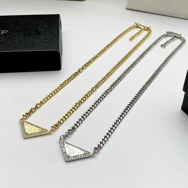 P Necklace Woman Necklace Designer Jewelry P PU Home New Triangle Inlaid Diamond Necklace For Women Hip Hop Street Fashion Exaggerated Punk Minimalist Style