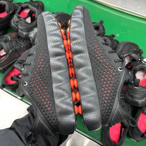 Hot Designer Mind 002 Sneakers New Tech Comfortable Men Running Shoes Performance Sports Shoes Women Mind 001 002 Shoes Sun Outdoor Massage Casual Trainers 1050
