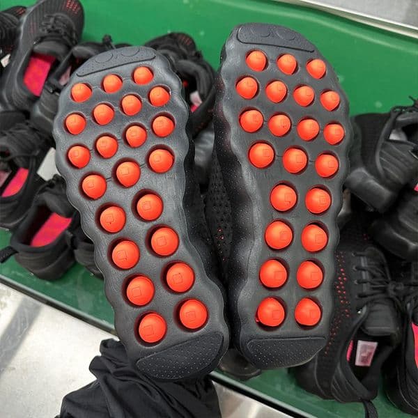 Factory Wholesale Designer Mind 002 Running Shoes Men Women Designer Sneakers New Tech Performance Massage Shoes Mind002 Sport Trainers 1050