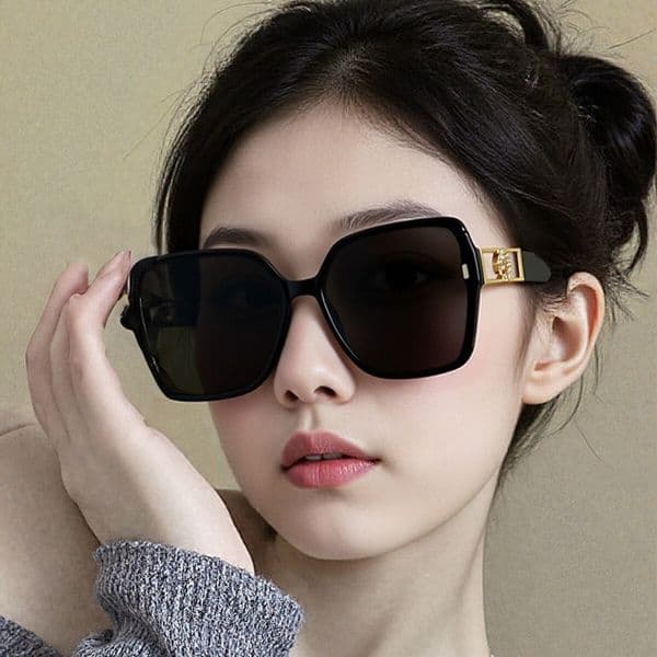 2026 New Designer Luxury Brand Large Frame Sunglasses Multi Functional Urban White Collar Women's Sunglasses UV Protection Thin Face High End Export Beauty