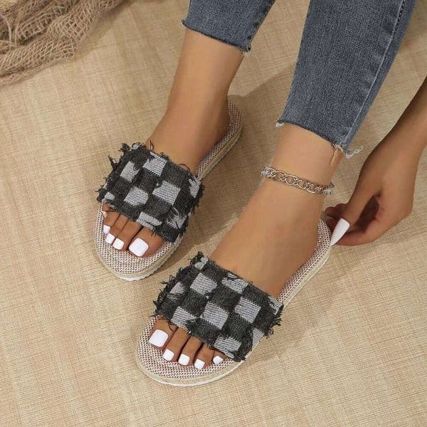 Fashion New Elegant/comfortable Large-size Flat Shoes Summer Round Toe Lightweight Sexy Thick-soled Beach Slippers for Women
