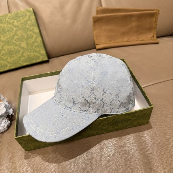 Contemporary Gender-neutral Fashion Accessory: Durable Canvas Baseball Cap Enriched by Quality Hide Designer mens hat Ball Caps aa4