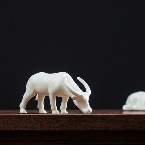 Bestseller Premium Handmade Dehua White Porcelain Animal Cow Mini Wealth-Attracting Ornament Chinese Style Office Desktop Decoration Small Display Piece ddmySat