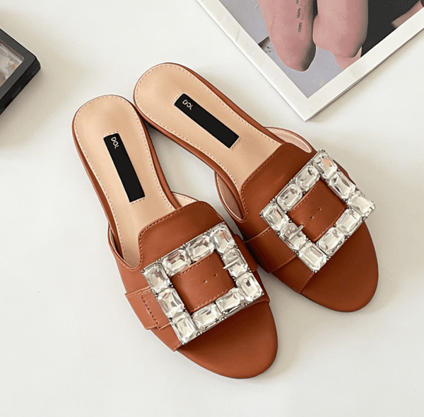 Italian 2026 luxury designer brand fashionable genuine leather women's slippers with diamond inlays flat sole anti-slip design and handcrafted quality