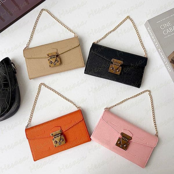 Designer Hand Chain Wallet Phone Case for iPhone 17 Pro Max Air 16 Plus 15 14 13 12 11 Leather Emboss Luxury Anti drop Shoulder Scraf Cover Samsung S26 Ultra S25 S24 S23 S22