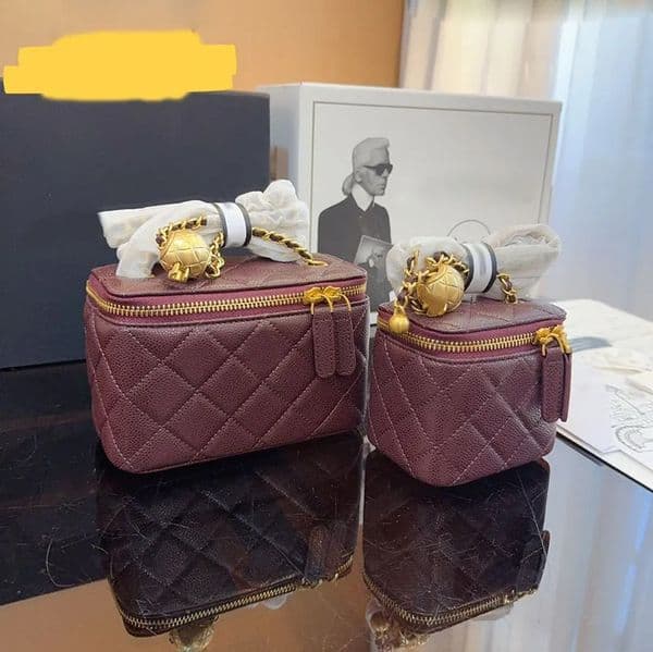 Women Designer Makeup Bag Cosmetic Bags Caviar Leather Bag Gold Ball Metal Hardware Matelasse Chain Case Purse Luxury Purse Shoulder Bag Crossbody Handbag 10/16C