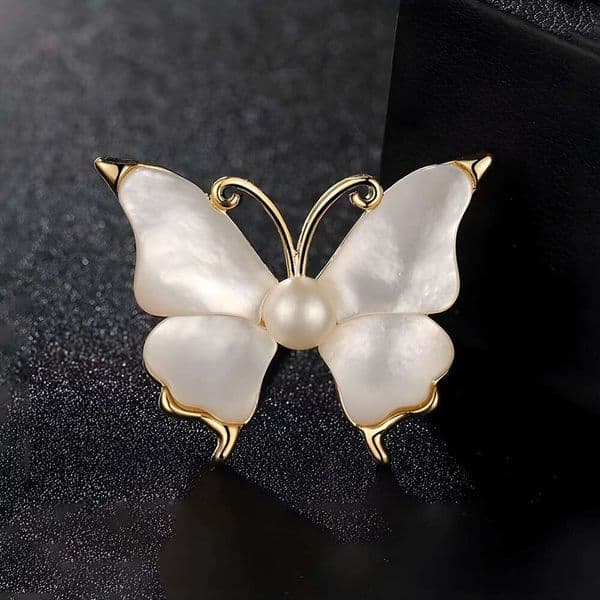 Classic designer brooch - imitation mother-of-pearl butterfly brooch - elegant, luxurious, high-end texture - luxurious brooch Fashionable lady's dress brooch