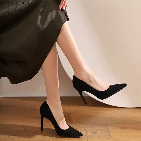 Beach 2026 New Low-heeled Designer Wedge Heels In Leather Material, Black Color. Narrow Style, Extremely Comfortable Fit. Women's Shoes.