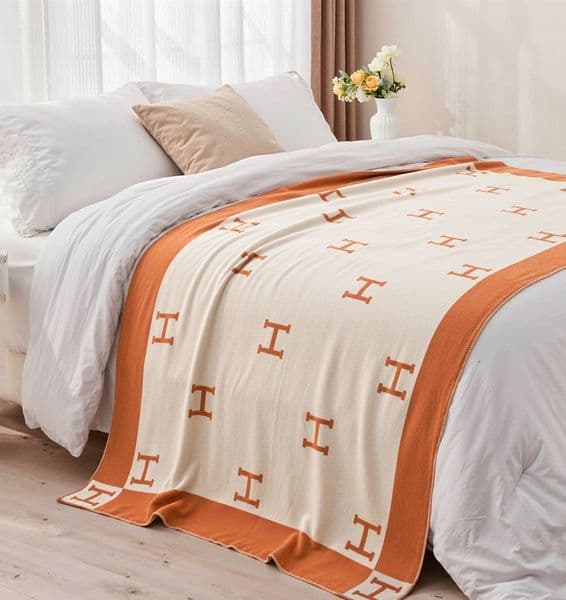 Luxury Designer blanket H airplane blankets home Cashmere and wool blend sofa alphabet blanket office