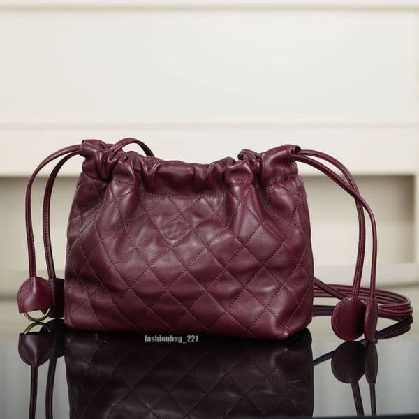 Designer Bag 2026 Spring New Chic Drawstring Purse High Quality Genuine Leather Mini Hobo Bag Effortless Style Fashion Bag for Wedding Dating