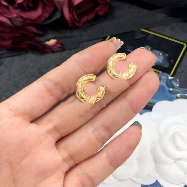 Designer Earrings c Luxury Stud Pearls Diamonds Earring Fashion Women popularity party Jewelry Woman Wedding Gold CCity gdsfsad