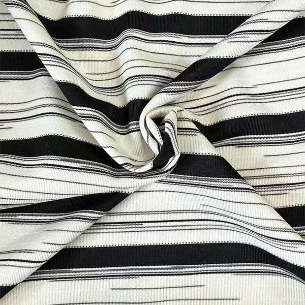 Shuang cotton plain weave clothing fabric has high color fastness is not easy to fade or deform after long-term washing, and supports customization