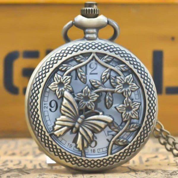 Vintage Bronze Steampunk Butterfly Cutout Engraving Quartz Pocket Watch Necklace Pendant Clock Men Women Chain Gift