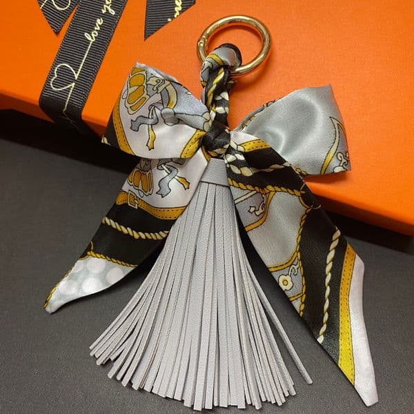 Trendy Fringe Backpack Decorations for Ladies: H Fashionable Hanging Jewelry & Car Accessory Sets Featuring Luxurious Silken Details