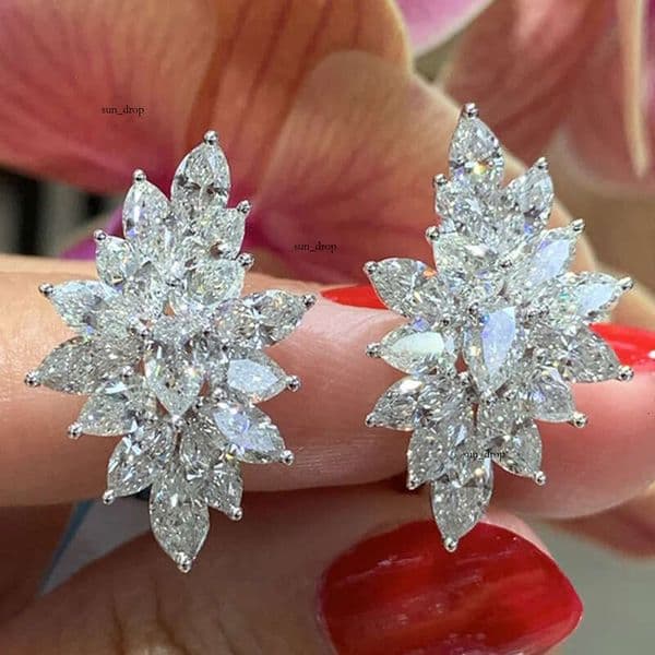 new Jewelry earrings for women with unique design featuring marquise-shaped geometric exquisite jewelry a light luxury style dress