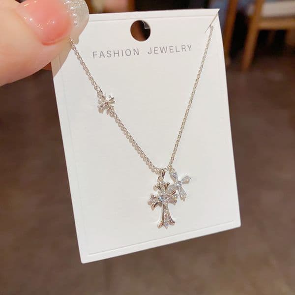 Fashionable Zircon Double Cross Pendant Necklace A Unique, Luxe, and Versatile High-End Collar Necklace