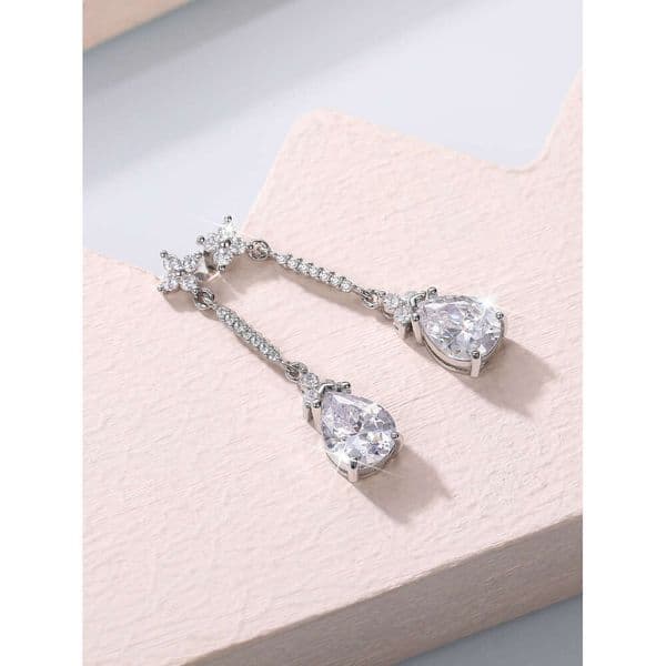 Jewelry Shiny Inlaid 3A White Moissanite Pear-Shaped Water Drop for Women Trendy Elegant Versatile Earrings
