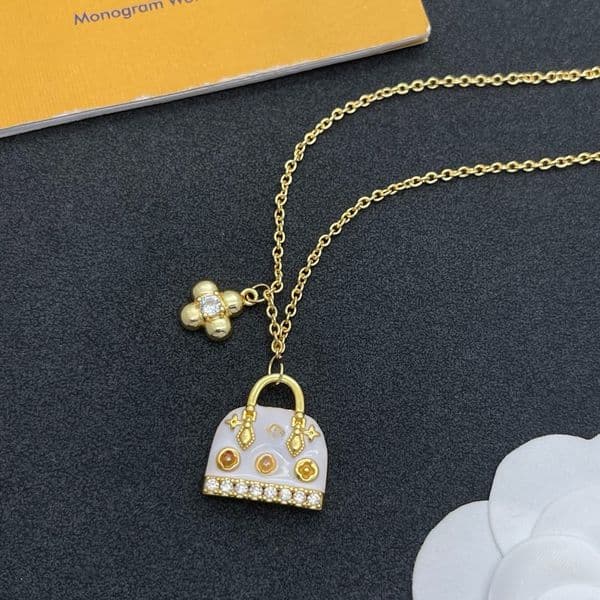 Designer Necklaces Letter Crystal Pendant Luxury Jewelry Copper Diamonds Womens Necklace Chain Pendant Wedding Gifts