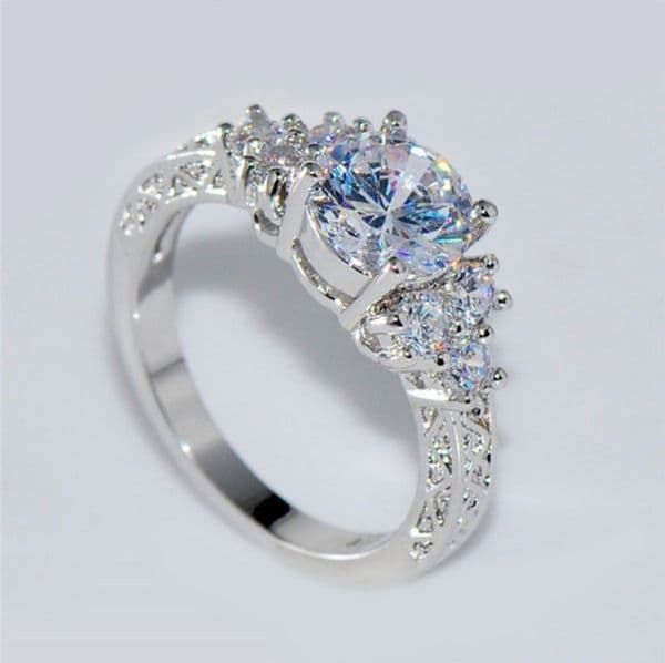 Exquisite Fashion Silver Color Engagement Rings for Women Fashion White Zircon Stones Diamond Ring Anniversary Bridal Wedding Rings Jewelry