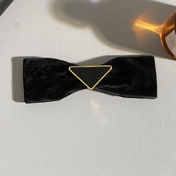 Designer Inverted triangle Bow Barrettes Women Girl Hairpin Black Hair Clips Luxury Hairclips Classic Letter Hairpin Hair Jewelry Gift