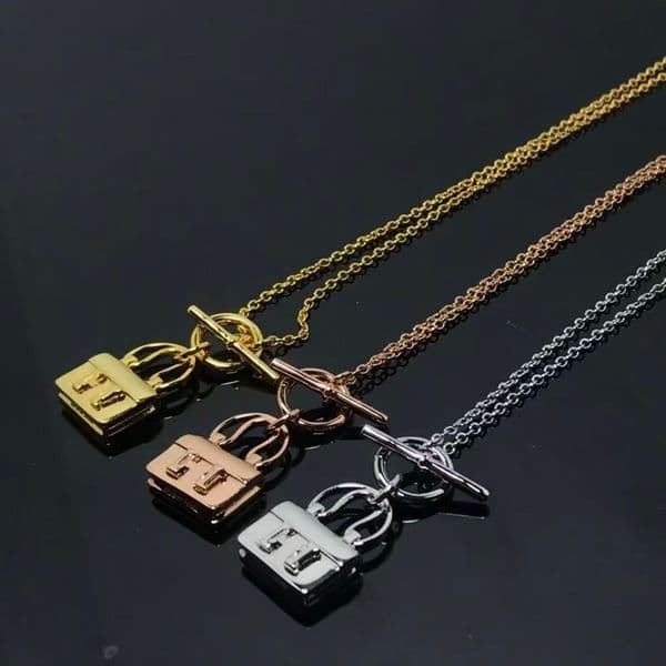 Designer H Women's Bag Enamel Letter Necklace Sterling Silver H Collar Necklace Sweater Pendant Necklace Women's Classic Pendant Necklace Gift for sisters