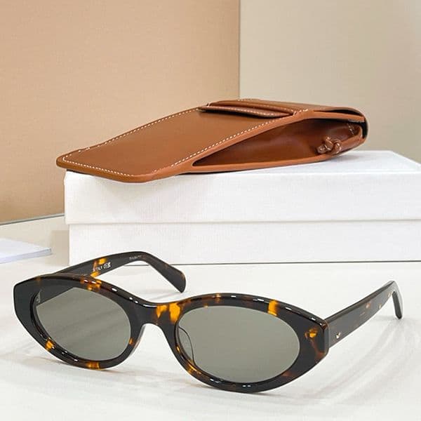 26ss Designer Fashion Cat Eye Sunglasses CL40340 Lady Summer Vacation Protection Black Acetate Frame Eyewear Side Gold Pattern Sun glasses Birthday Gift