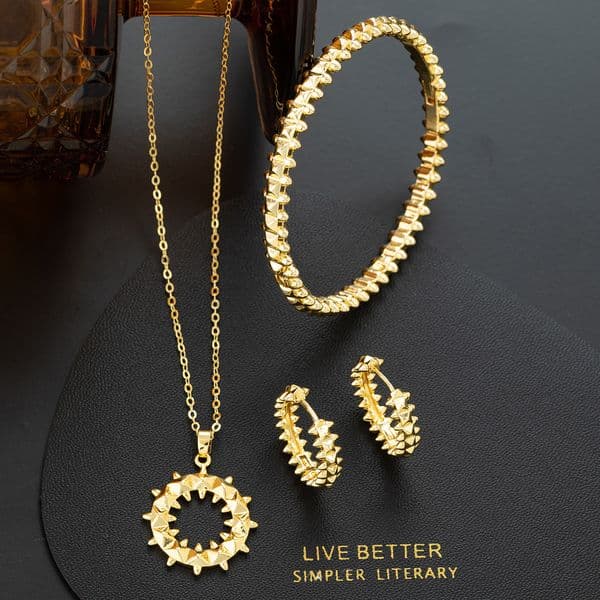Necklace Copper Tooth-Shaped Necklace 18K Gold-Plated Round Geometric Women's Niche Bracelet Jewelry And Earring Set Wholesale