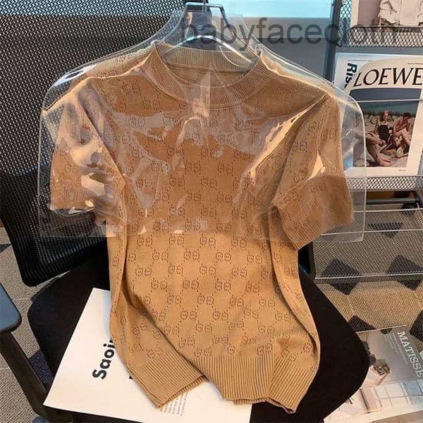 Cool-Touch Knit Top Womens Round-Neck Loose-Fit Lightweight Summer T-Shirt with a Fashionable French-Inspired Design